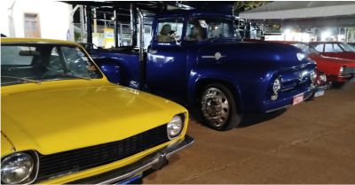 Encontro de carros antigos AmarAntigos em Amargosa