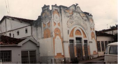 Fachada do Cine Theatro Pérola, símbolo do auge cultural de Amargosa no início do século XX