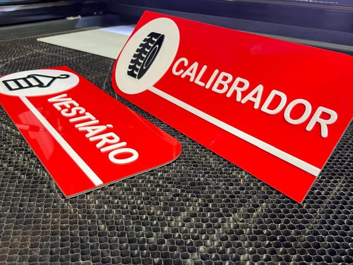 Sinalização de pista e ambientes