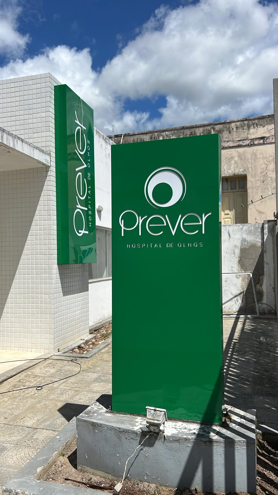 Totem de identificação em ACM - Prever Hospital de Olhos